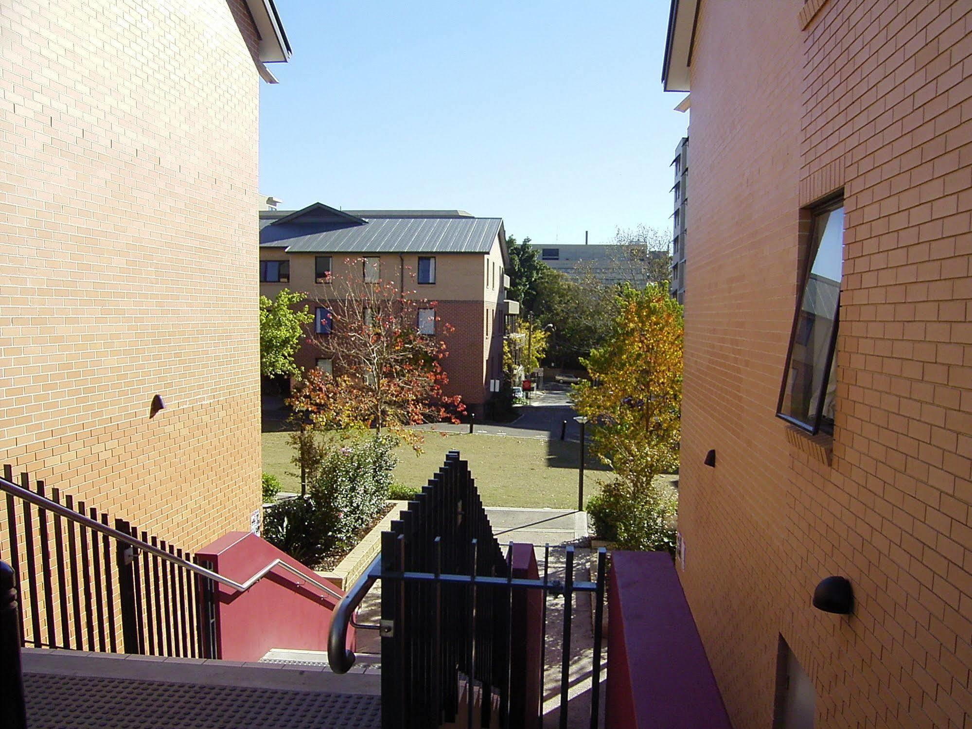 Sydney University Village Bagian luar foto