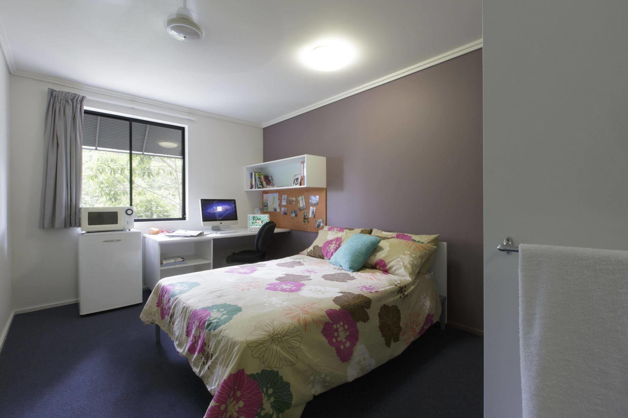 Sydney University Village Bagian luar foto