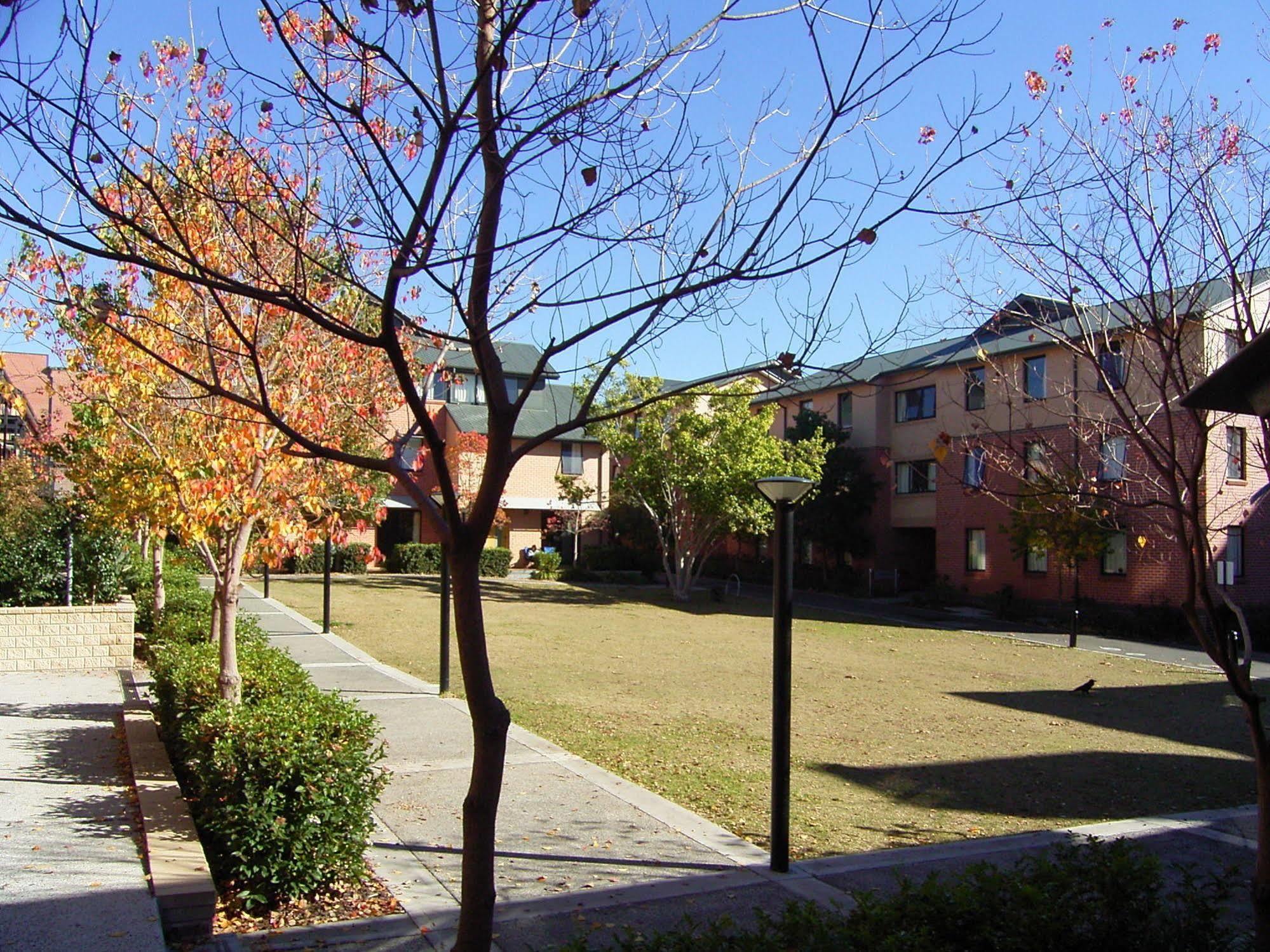 Sydney University Village Bagian luar foto